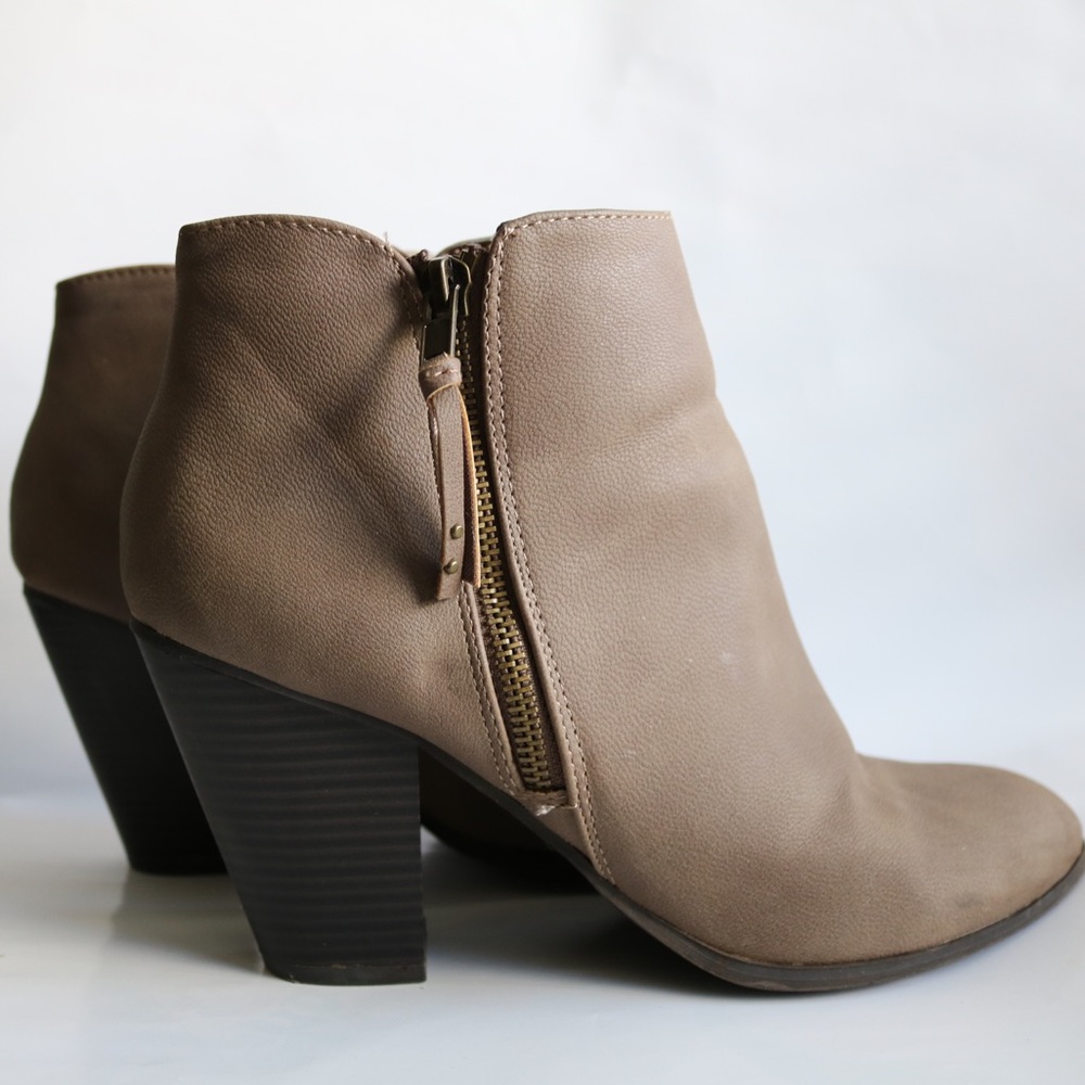 Tab Booties - Picture 2 of 4